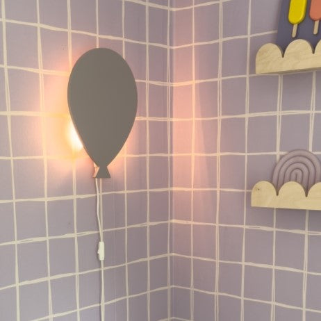 Vegglampe i tre til barnerommet | Ballong - Lilla
