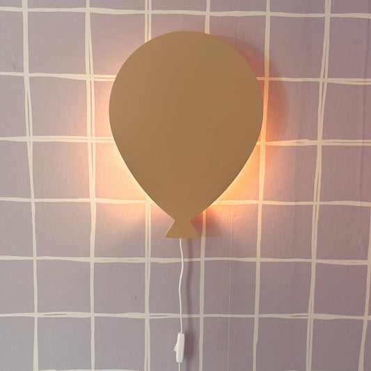 Vegglampe i tre til barnerommet | Ballong - Peach