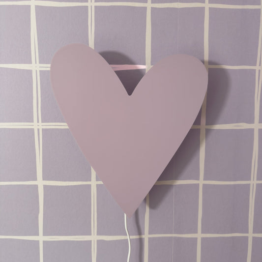 Vegglampe i tre til barnerommet | Hjerte - Lilla