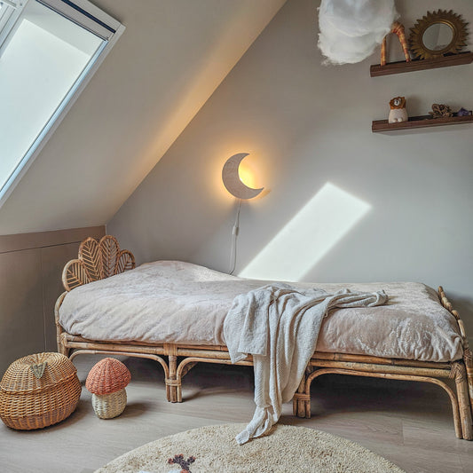 Houten wandlamp kinderkamer | Maan - blank - toddie.nl ®