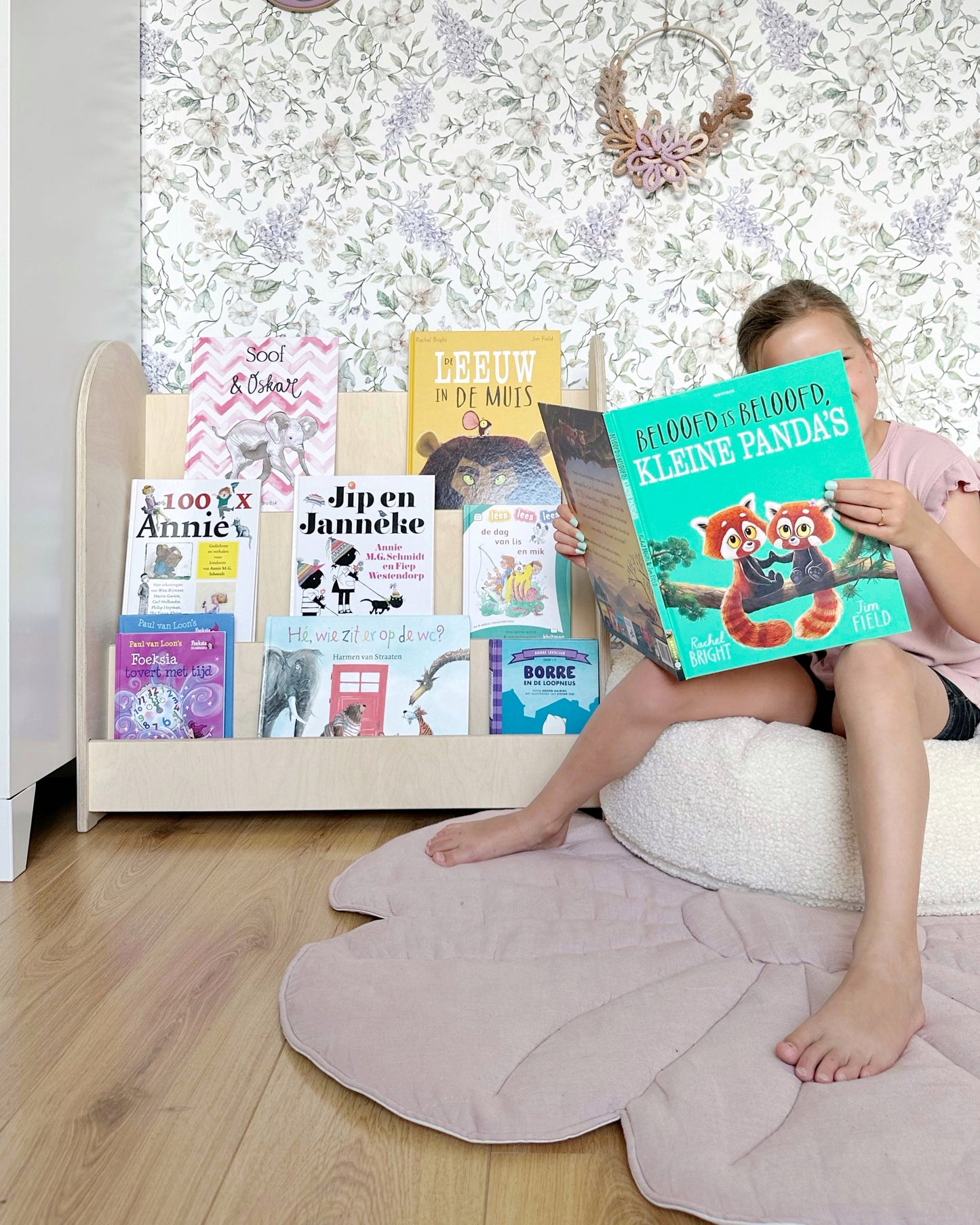 Round Montessori bokhylle til barnerommet | 3 hyller - ubehandlet